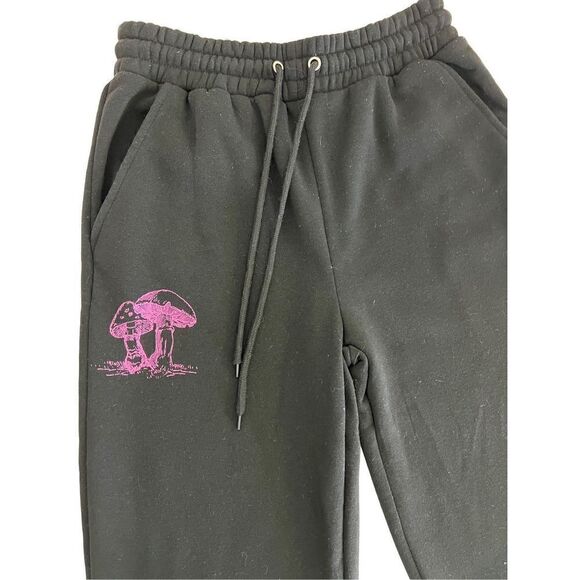 Rue 21 Women’s Joggers Sweat Pants Pink Mushroom “Tour 1999” Black Yellow - Picture 4 of 12